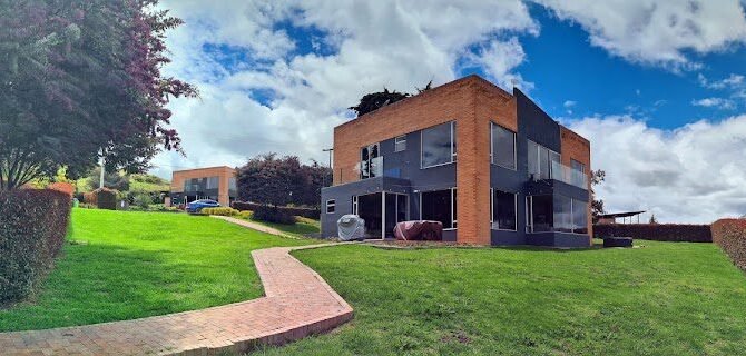 20210812_131244-PANO (1)